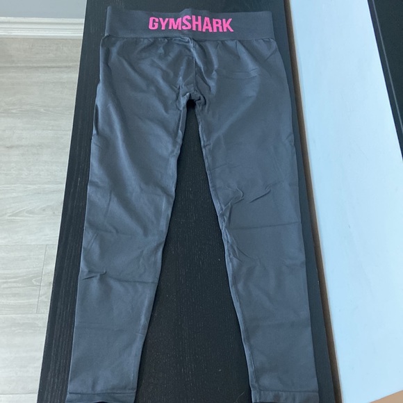 Gymshark gray 7/8 leggings - size L - Picture 3 of 5